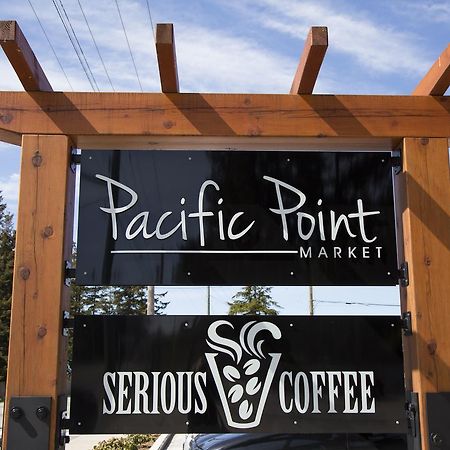 Pacific Point Market And Suites Powell River Bagian luar foto