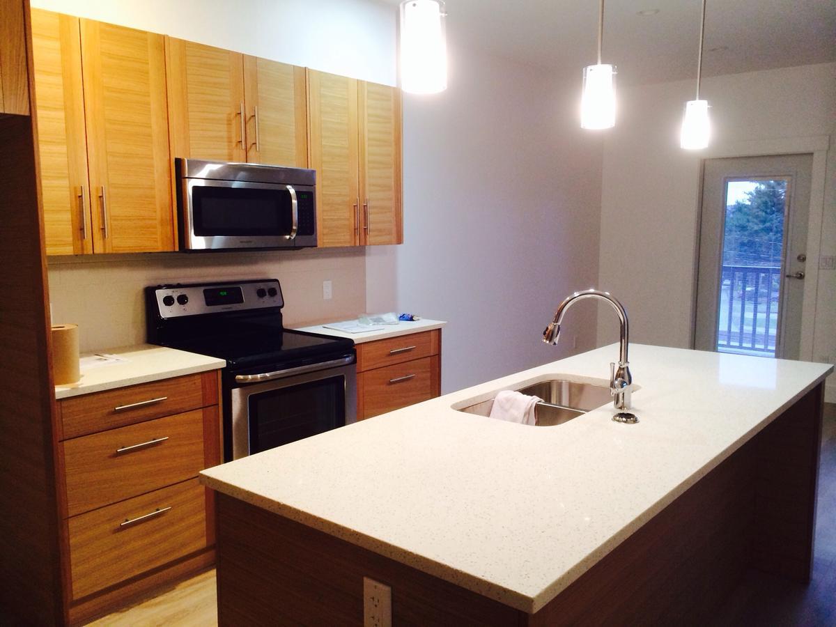 Pacific Point Market And Suites Powell River Bagian luar foto