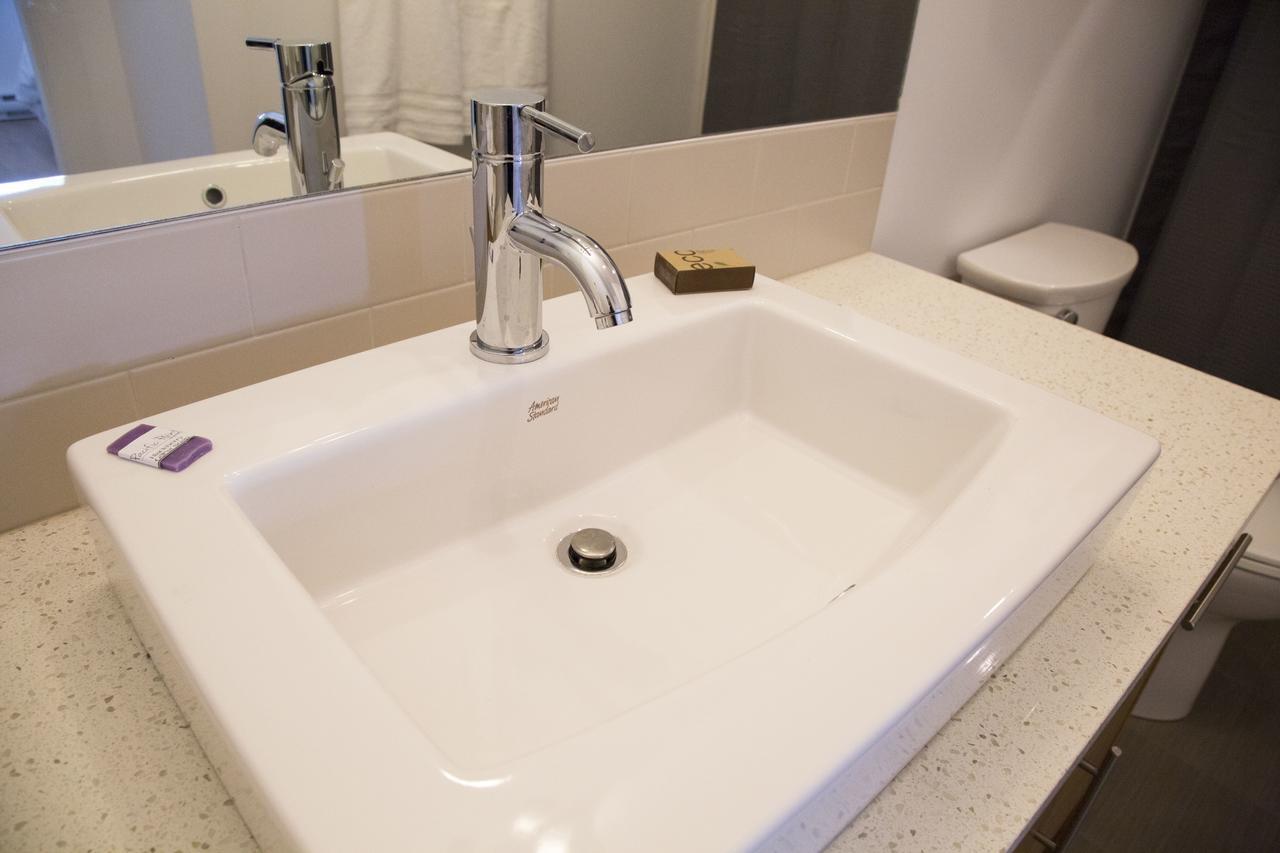Pacific Point Market And Suites Powell River Bagian luar foto