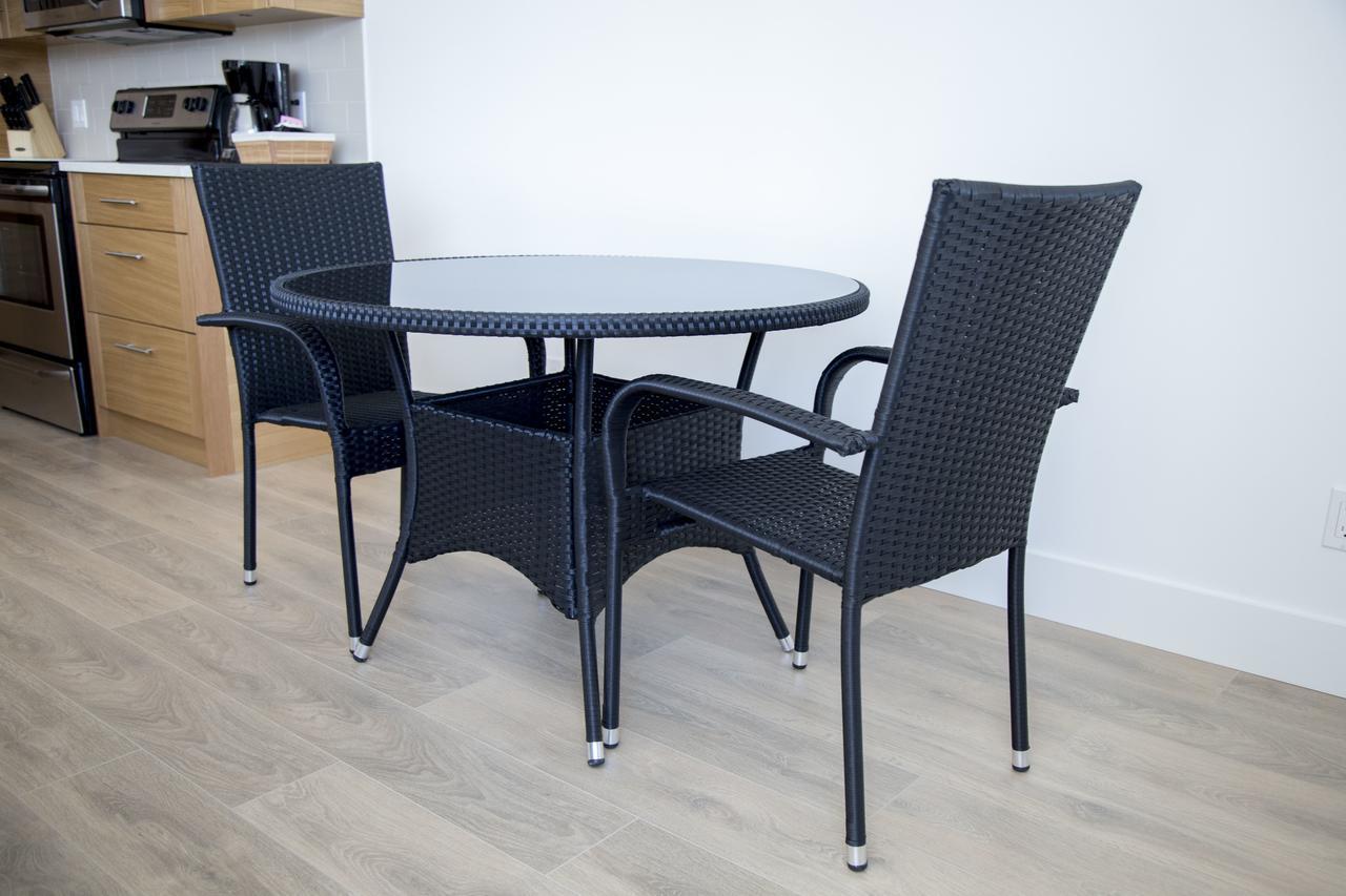 Pacific Point Market And Suites Powell River Bagian luar foto
