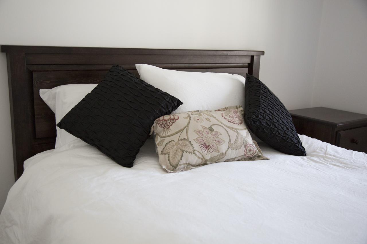 Pacific Point Market And Suites Powell River Bagian luar foto
